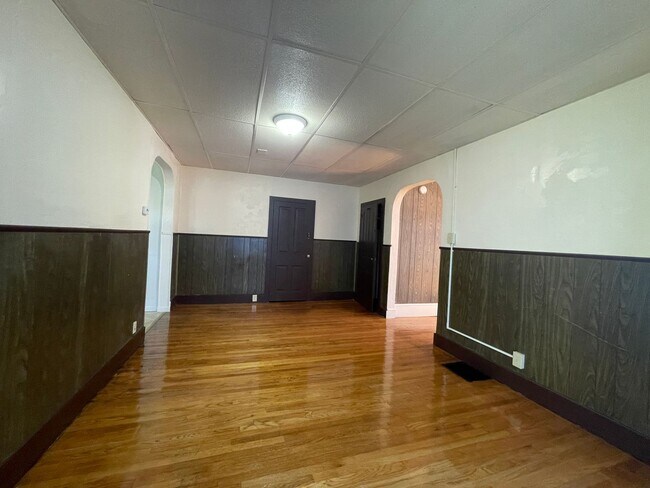 Building Photo - Adorable 3 Bedroom Twin FOR RENT in Millville NJ $1600