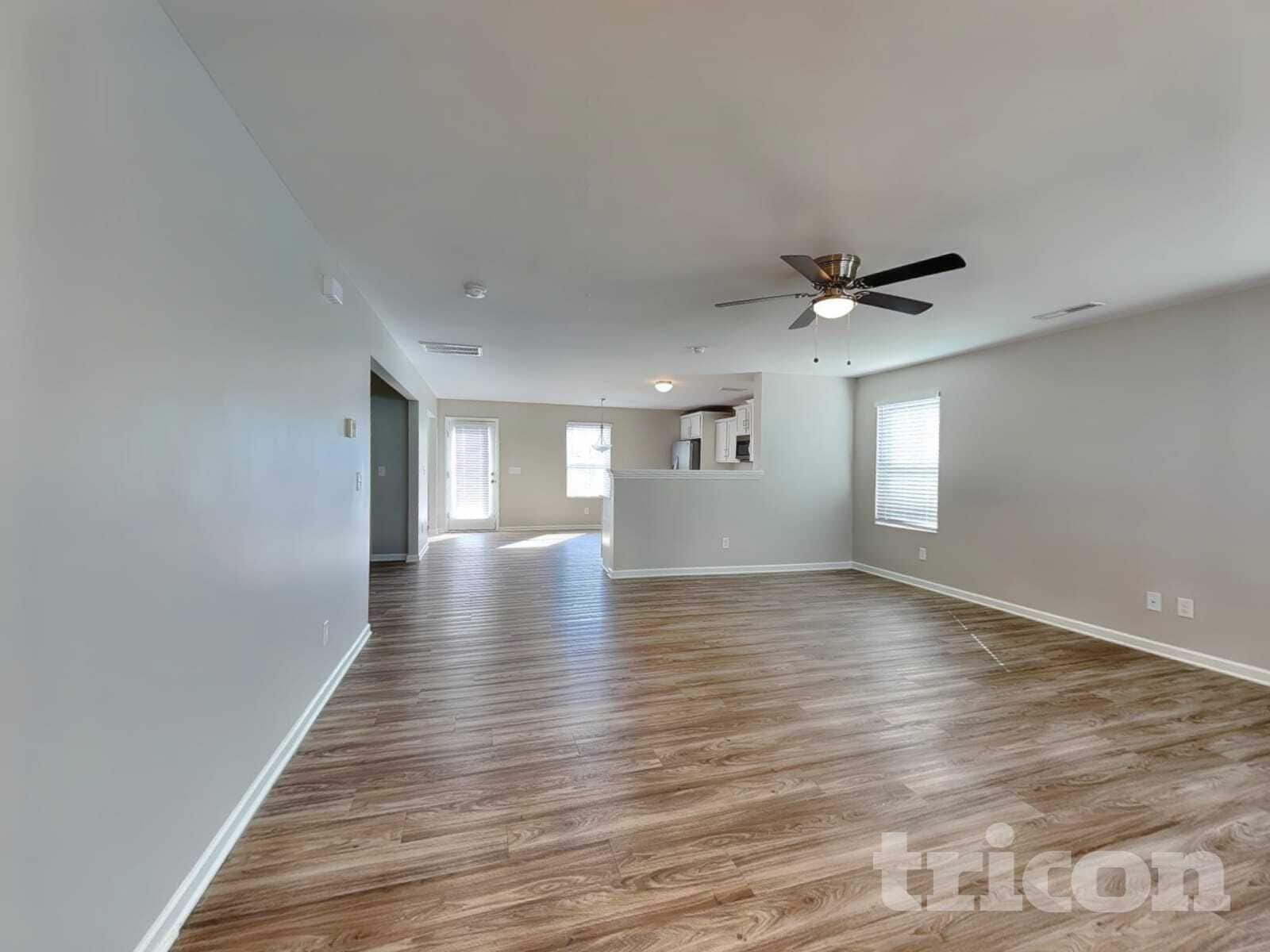 Building Photo - 1704 Sawtooth Ct