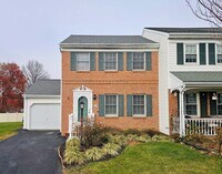 Building Photo - 88 Robinhill Dr