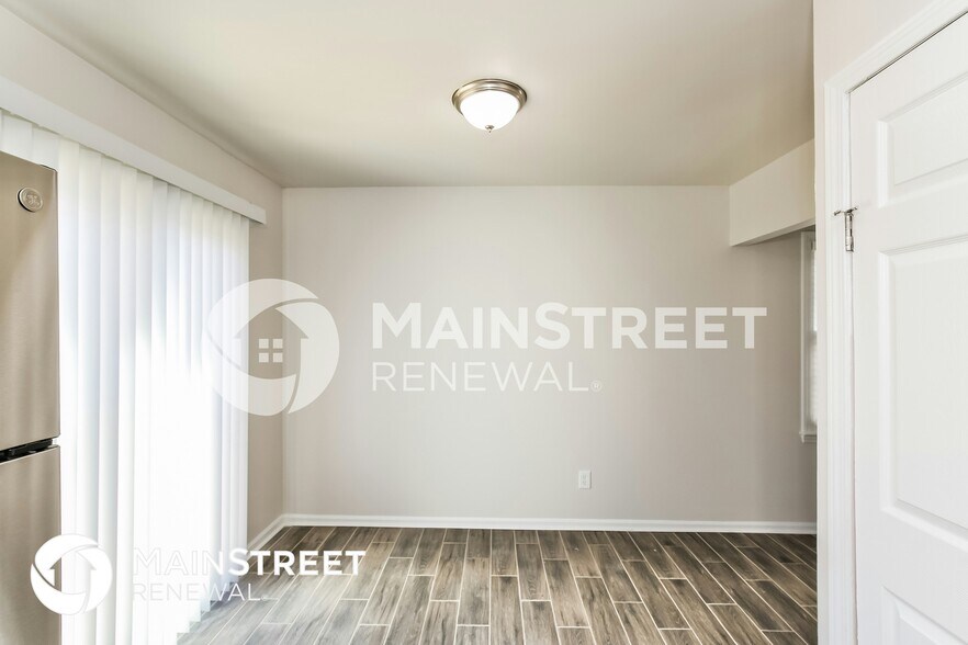 Building Photo - 2 Chaucer Ct