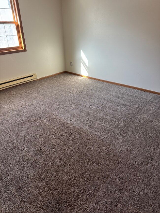 Building Photo - Iowa Ave