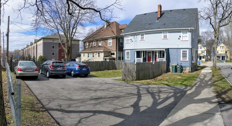 Building Photo - 1208 S Plymouth Ave