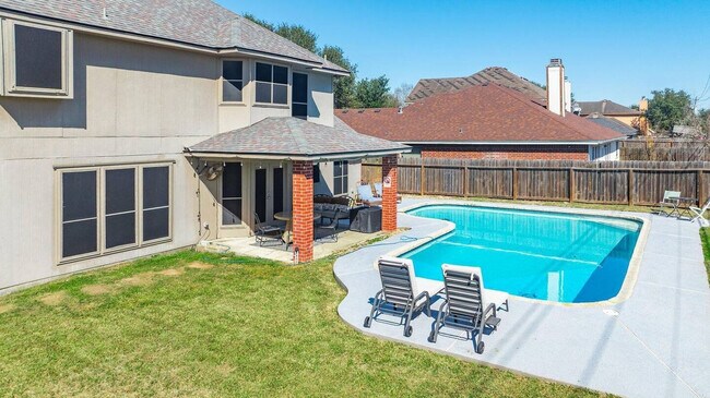 Building Photo - 7418 Lake Livingston Dr