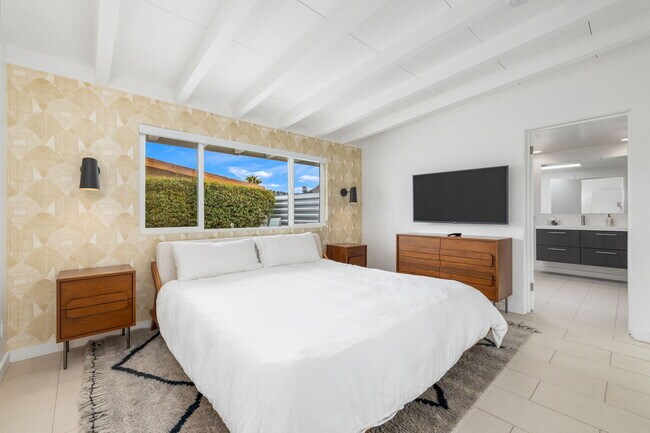 Building Photo - 45720 Abronia Trail
