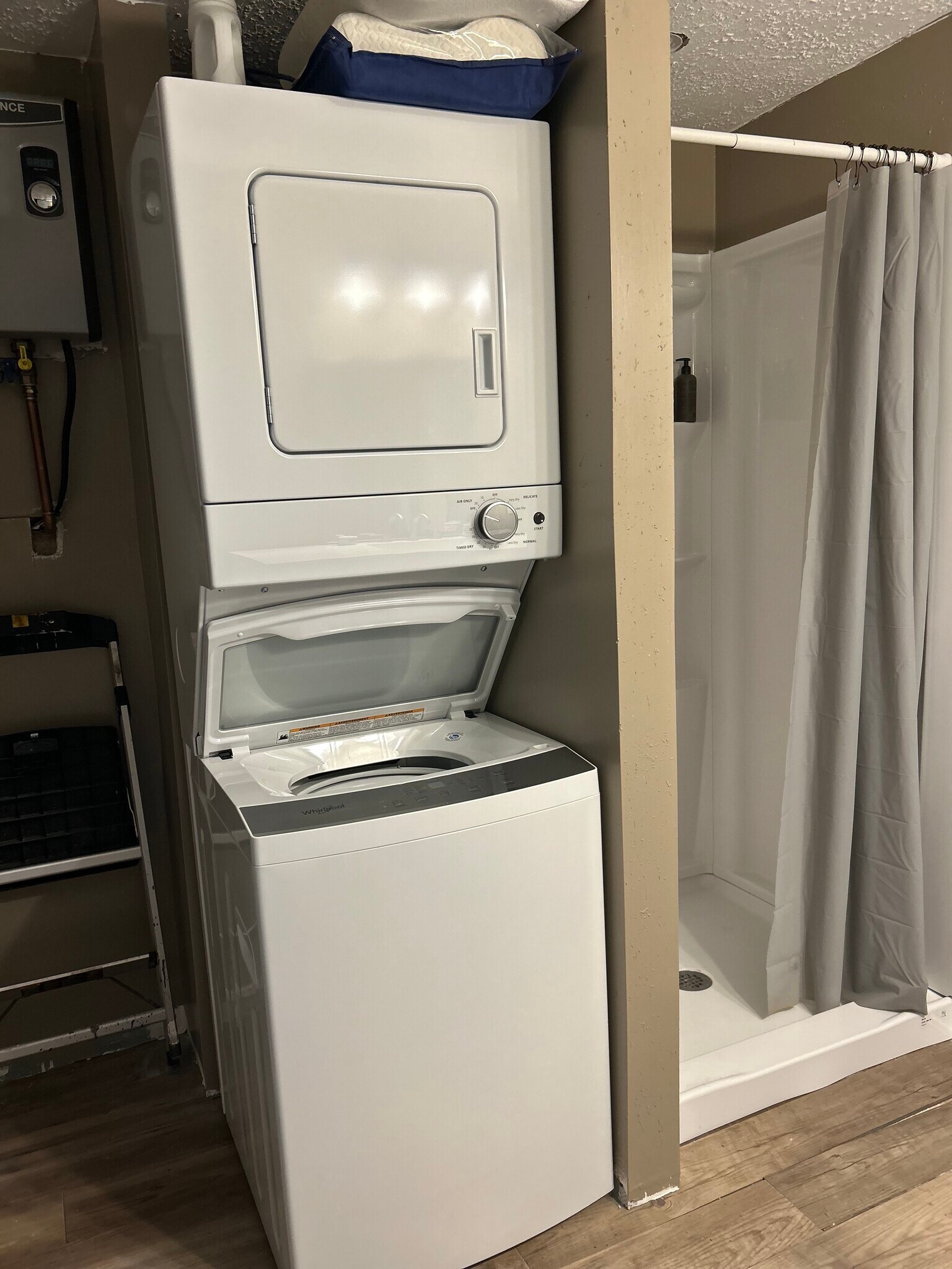 Washer and Dryer - 123 Golf Ter