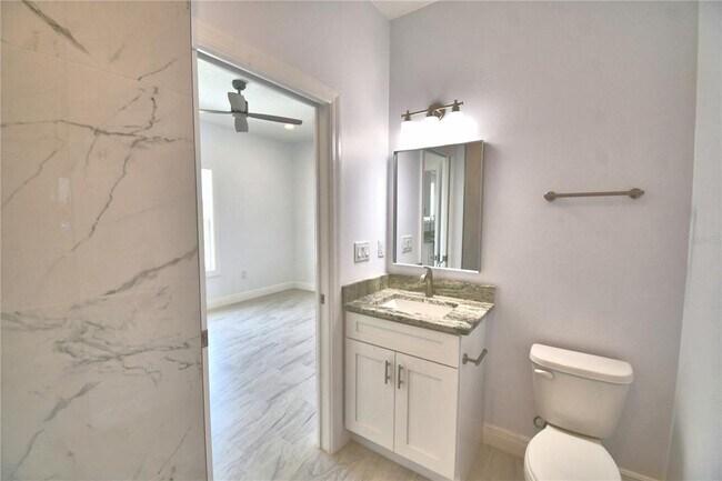 Building Photo - 7951 Sarasota Dr
