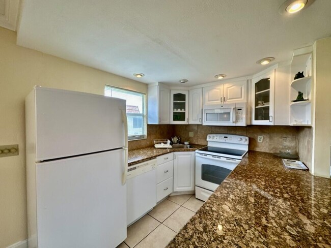 Building Photo - 301 Seville Dr