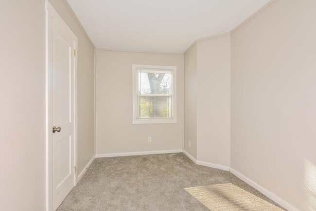 Building Photo - 8620 Graham Ln