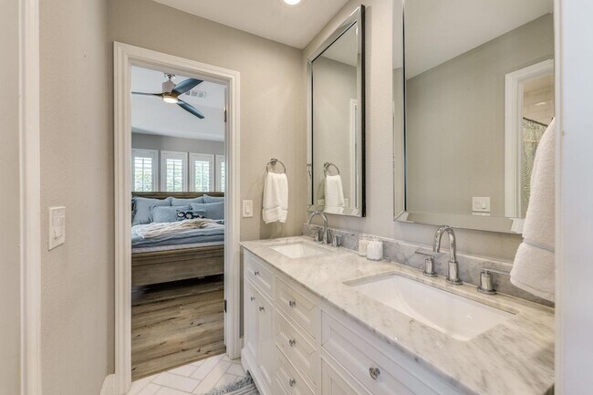 Building Photo - 12727 Cloud Mountain Crossing