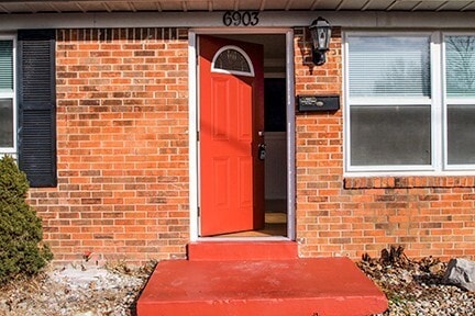 Building Photo - Completely Renovated 3 Bedroom 2 Bathroom ...
