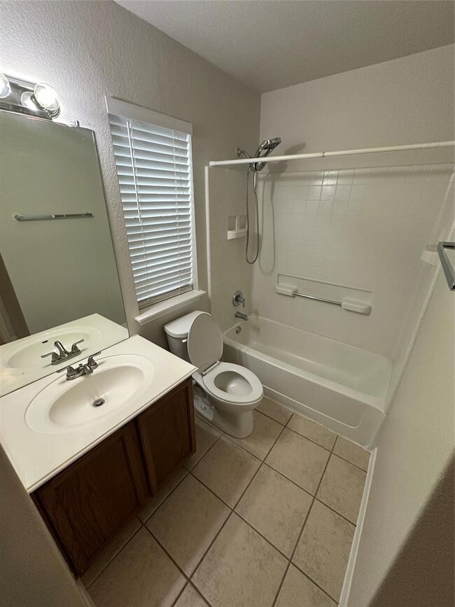 Building Photo - 120B Utterback