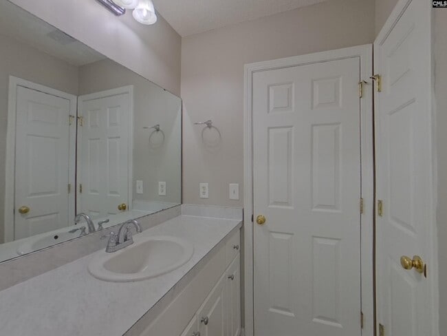 Building Photo - 1217 Aderley Oak Dr