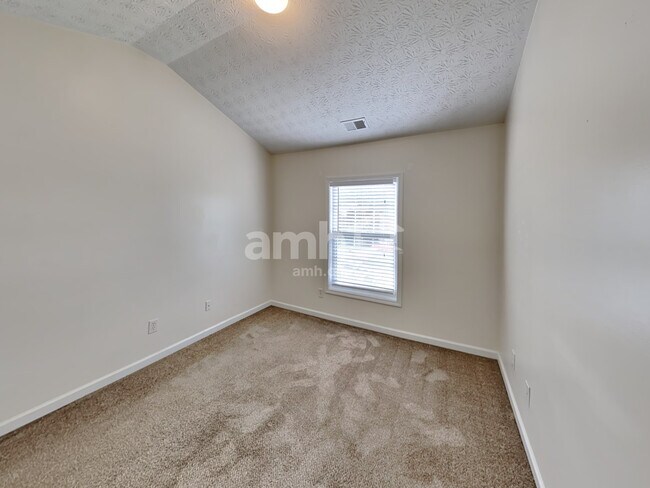 Building Photo - 338 Park Creek Ridge
