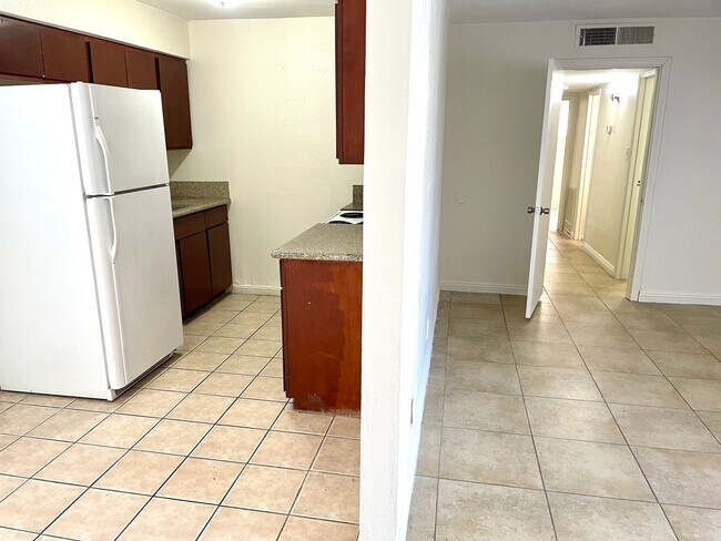 Building Photo - 3351 Brussels St