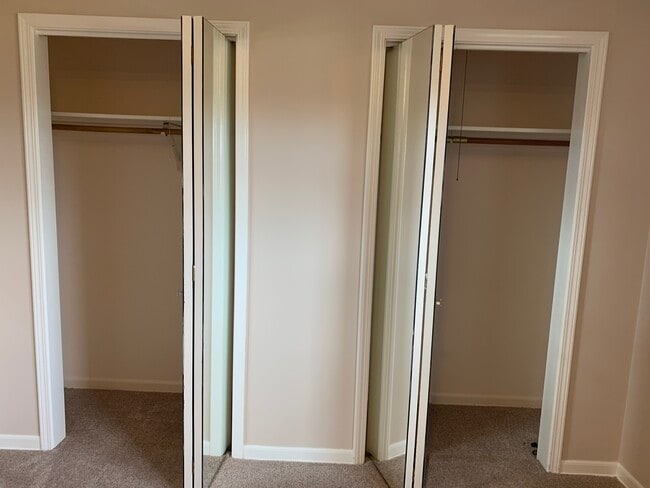 Building Photo - 7609 Hayenga Ln