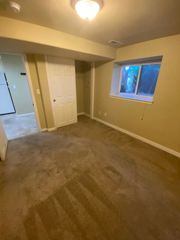 Building Photo - 2062 14th Ave W