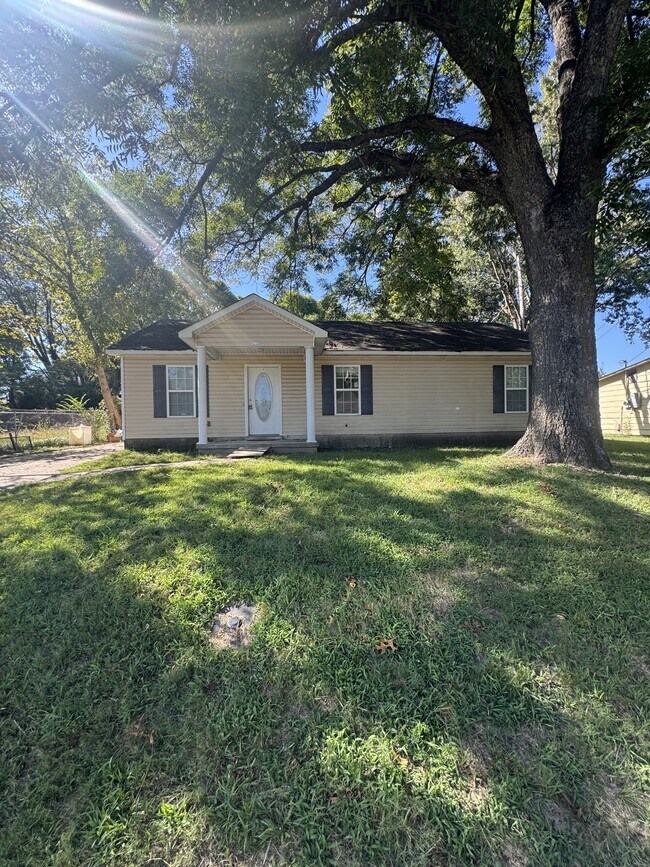Primary Photo - 97 Pecan St