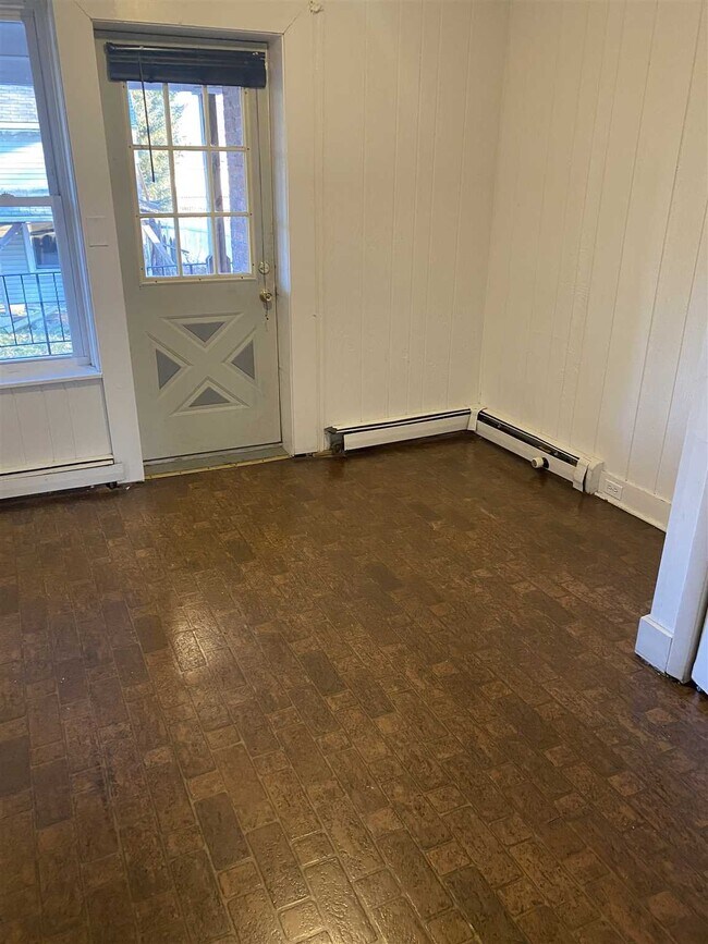 Building Photo - 139 Rombout Ave