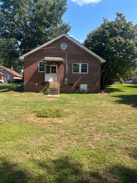Building Photo - 506 Bolt Ave