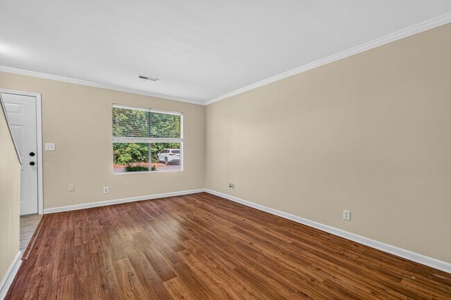 Building Photo - 6239 Lucille Dr