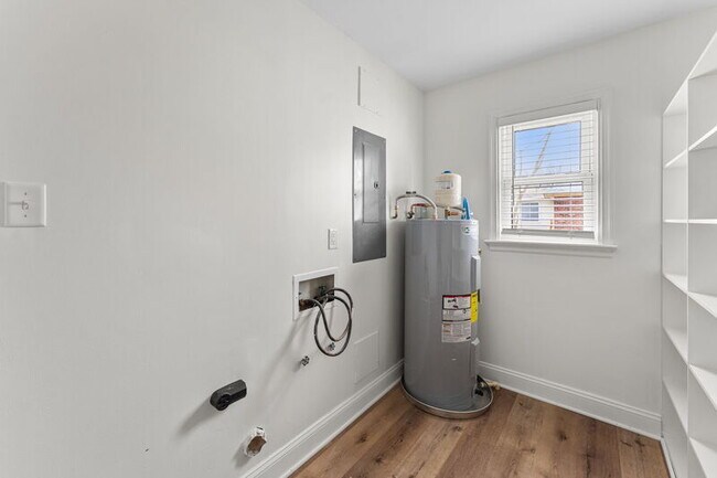 Building Photo - 7211 Mayetta Dr