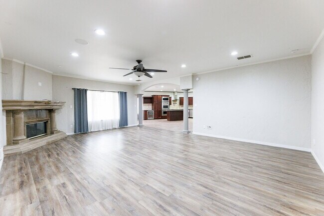 Building Photo - Spacious 3-Bedroom in Gated Community