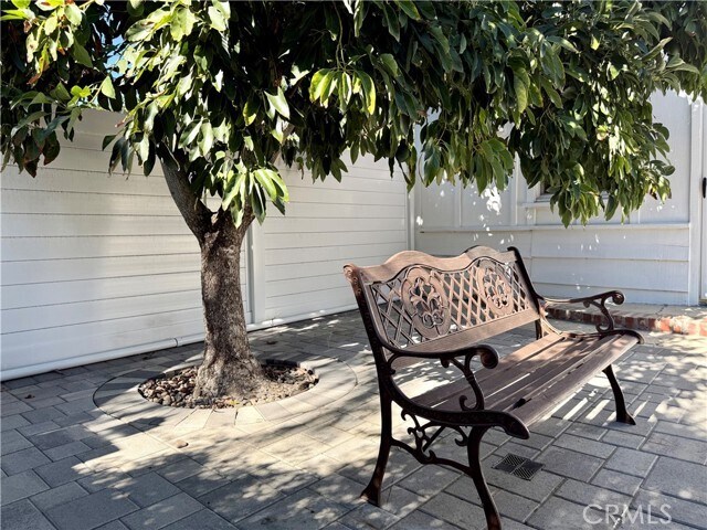 Building Photo - 22346 Burbank Blvd