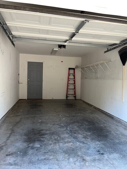 Building Photo - 175 Singleton Rd