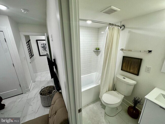 Building Photo - 2008 S College Ave