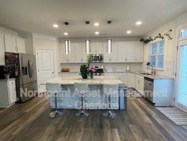 Building Photo - 10415 Glenmere Crk Cir