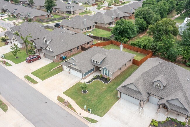 Building Photo - Beautiful Home in Woodland Park