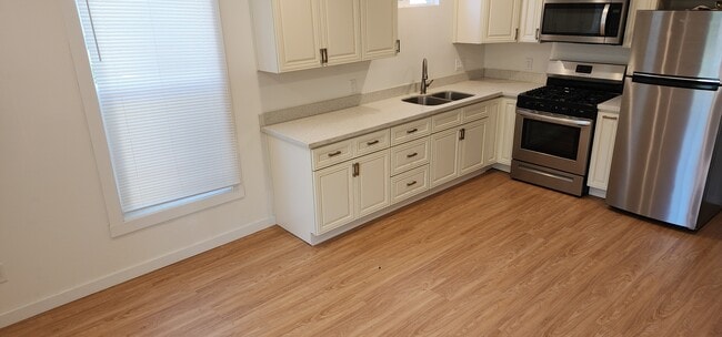 Kitchen - 923 Las Juntas St