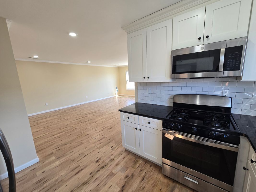 Building Photo - 53 Philip Pl