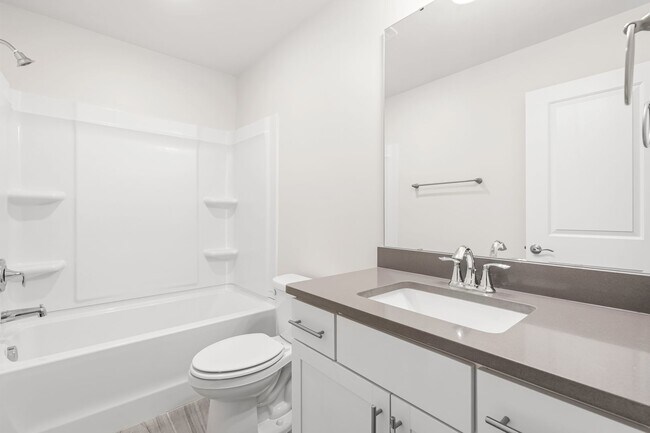 Building Photo - Amazing Durham Location - Easy commute to RTP, Brier Creek