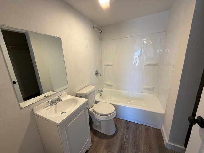 Building Photo - 3002 1st Pl