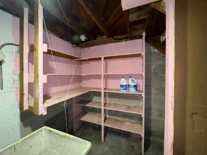 Building Photo - "Charming 2-Bed Gem with Hardwood Floors in Saint Paul's Vibrant South Side!"