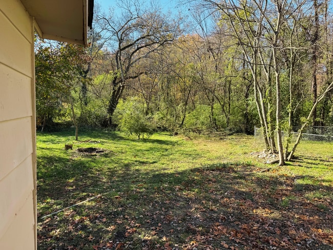 Building Photo - 3 Bedroom East Ridge House
