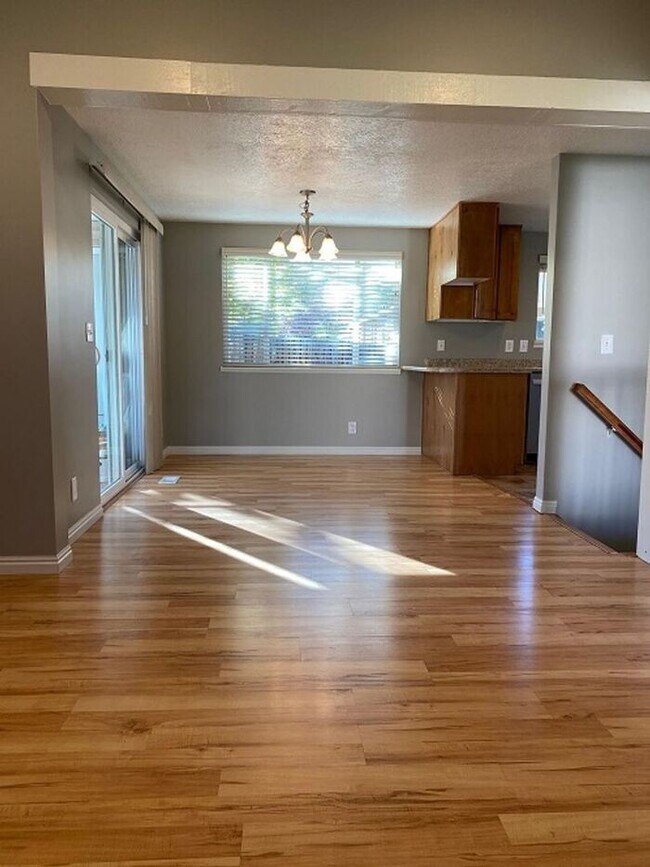 Building Photo - West Valley Nice 4 bed 2 bath Family Home