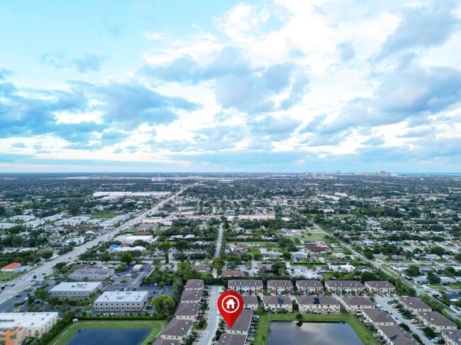 Building Photo - 2366 Byron St