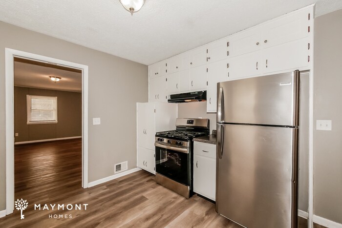 Building Photo - 709 Ernie Lu Ave