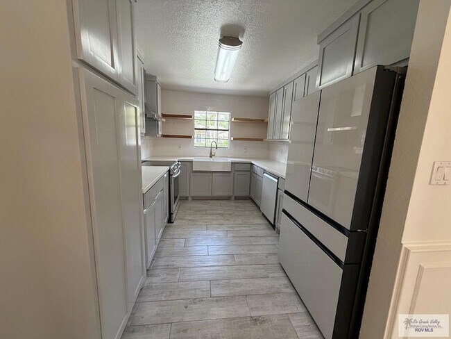 Building Photo - 48 Pizarro Ave