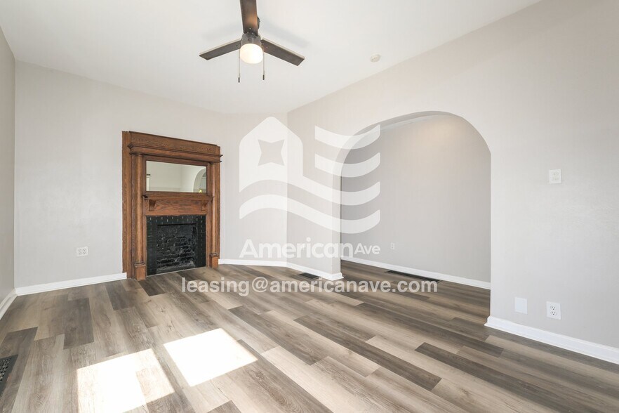 Building Photo - 806 Cowan Ave