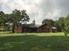 Building Photo - 19402 Hogeye Rd