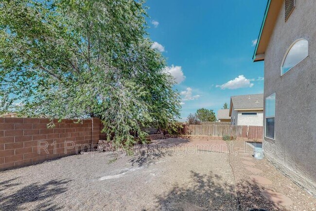 Building Photo - 745 Valley Meadows Dr