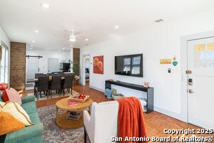 Building Photo - 475 E French Pl