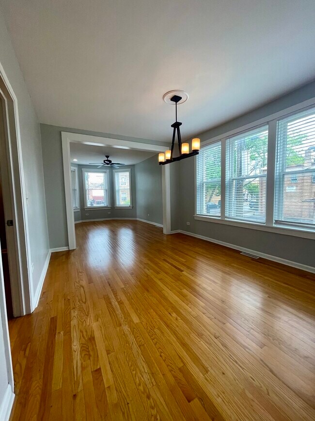 Building Photo - 2416 N Springfield Ave
