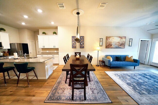 Building Photo - Upgraded Single-Story Home in the Desirable Vista Ridge Subdivision - Realtor Commission: $600