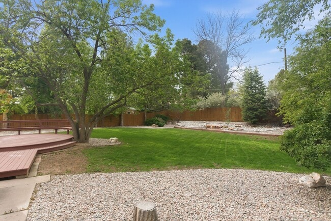 Building Photo - 8111 E Briarwood Blvd