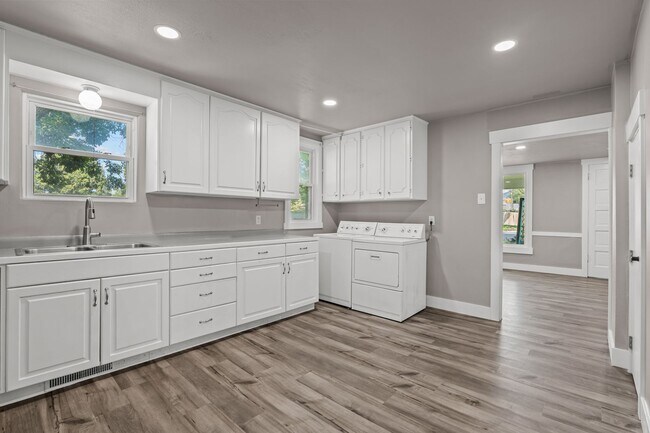 Building Photo - Mei-312 S 200 E Spanish Fork, UT 84660