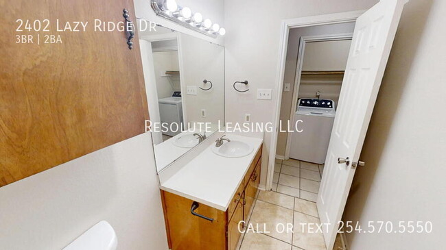 Building Photo - 2402 Lazy Ridge Dr